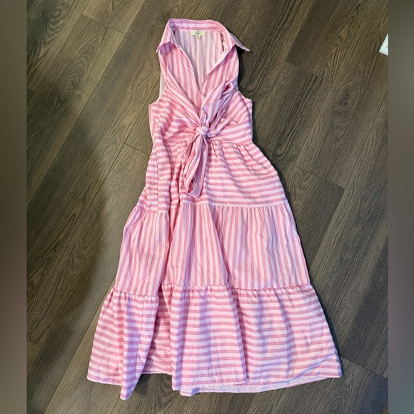 entro Dresses & Skirts - NWOT entro maxi dress